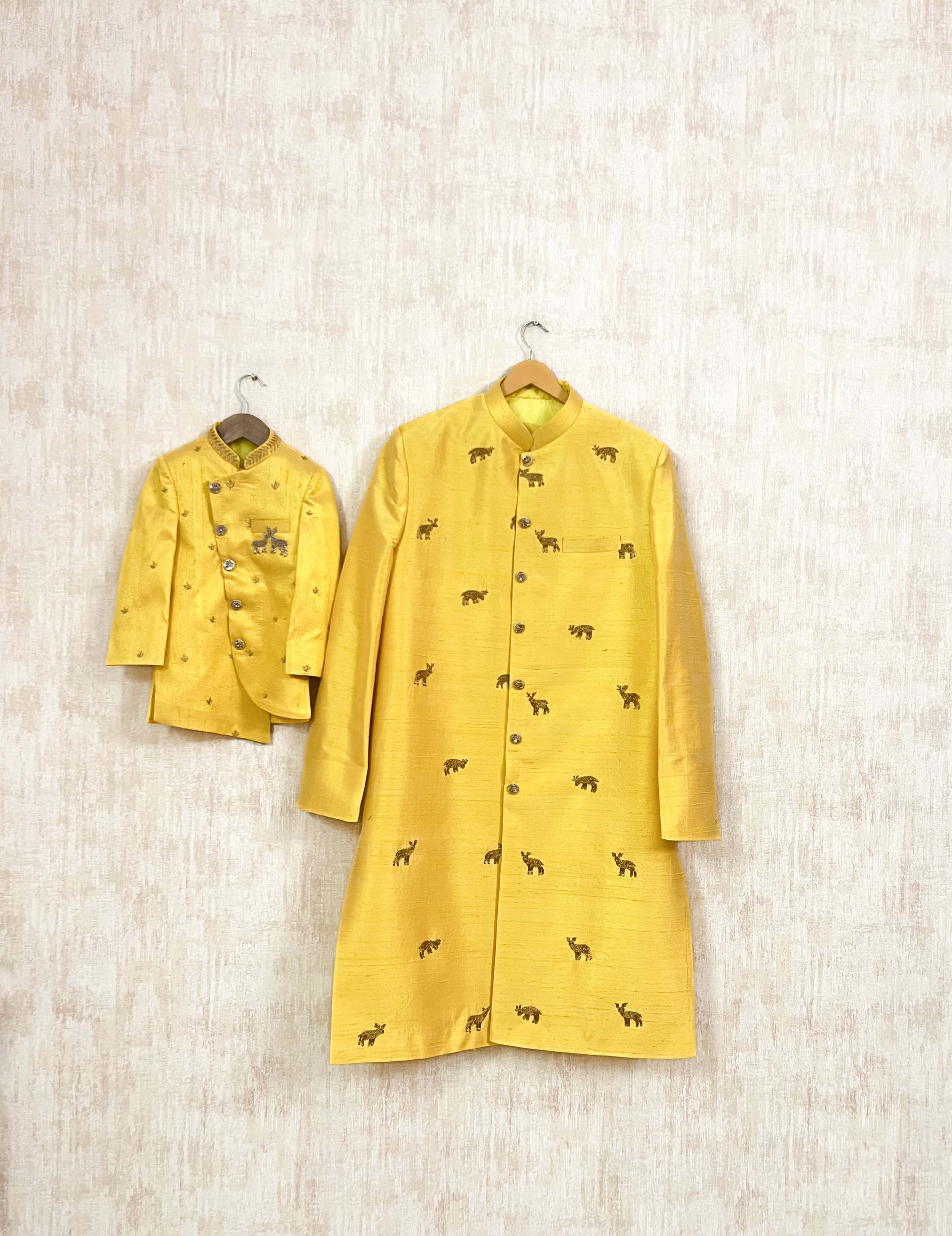 Yellow elephant set